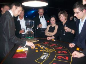 Spielangebot Chuck-a-Luck, Mobiles Casino buchen, bundesweit